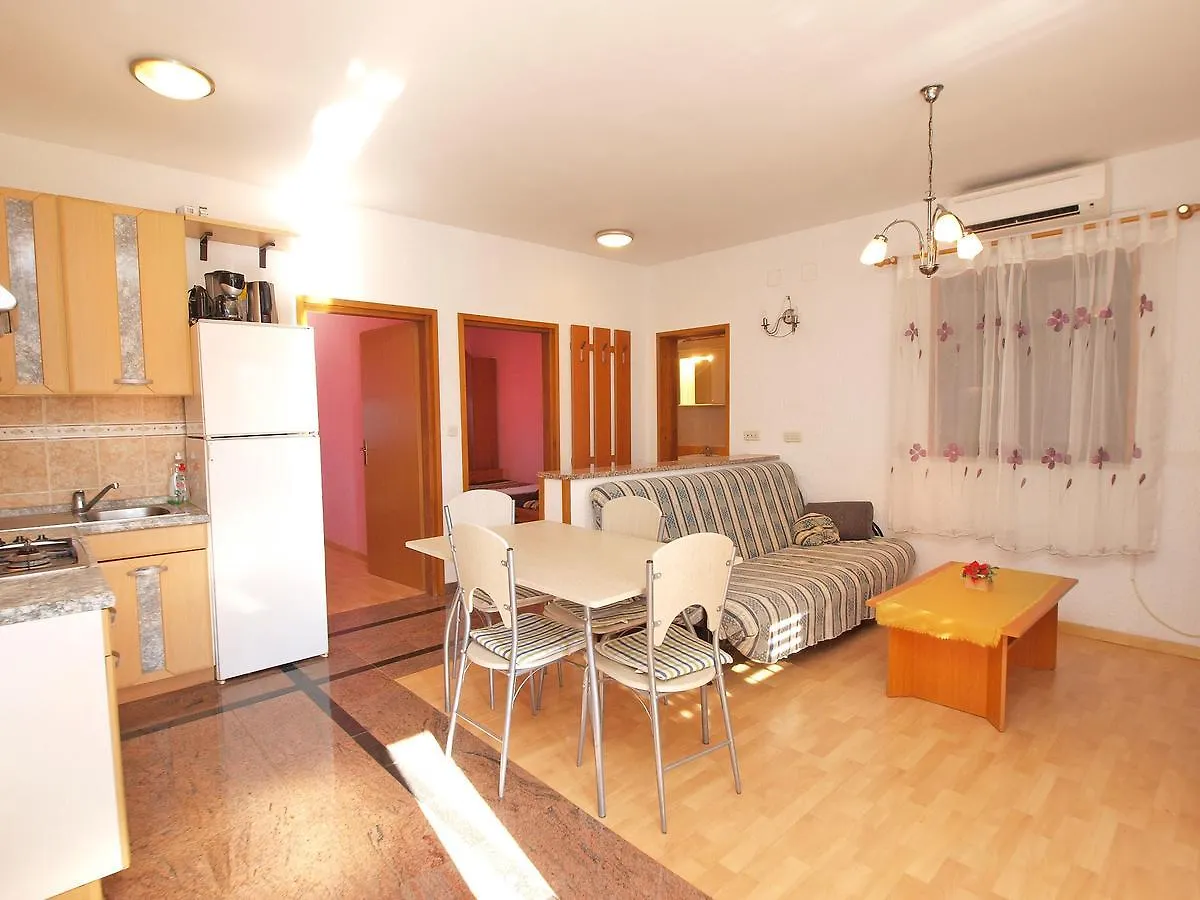 Apartments Alma 879 Poreč 0*,  Chorvatsko