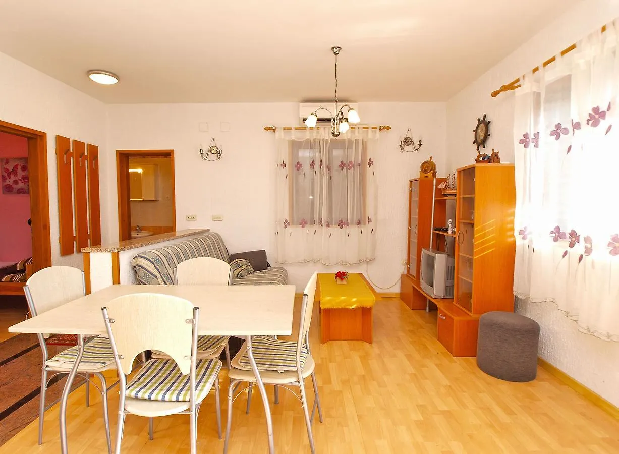 Apartments Alma 879 Porec